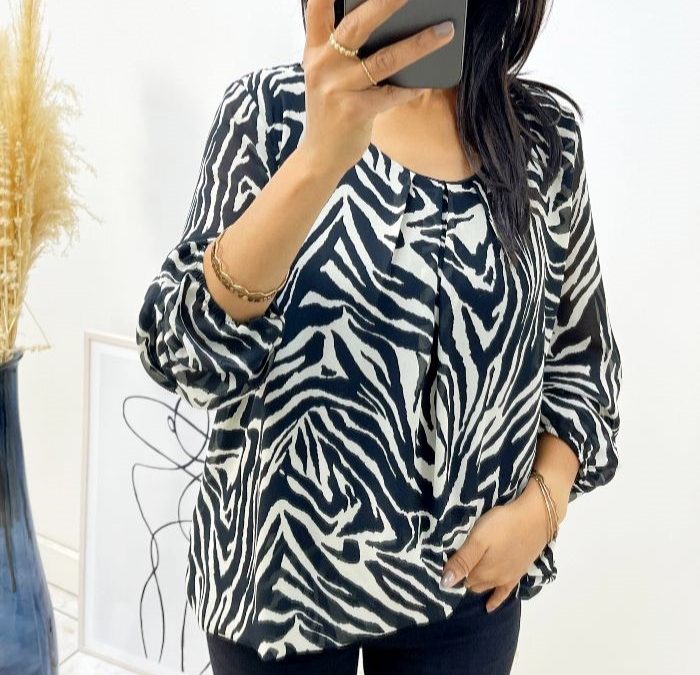 BLOUSE A MOTIF ANIMAL